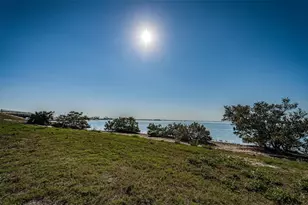 2 Causeway Blvd, Dunedin, FL 34698 - Photo 3