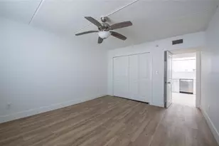 10365 Paradise Blvd, Treasure Island, FL 33706 - Photo 19