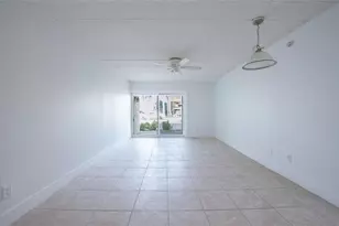 10365 Paradise Blvd, Treasure Island, FL 33706 - Photo 13