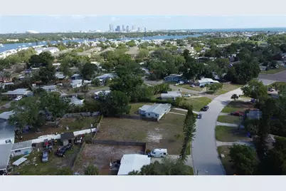 4101 Neptune Drive SE, Saint Petersburg, FL 33705 - Photo 13