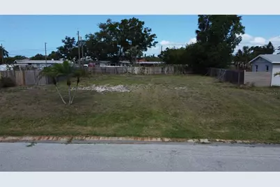 4101 Neptune Drive SE, Saint Petersburg, FL 33705 - Photo 3