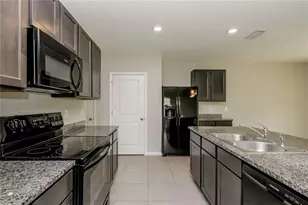4916 Willow Breeze Wy, Palmetto, FL 34221 - Photo 3