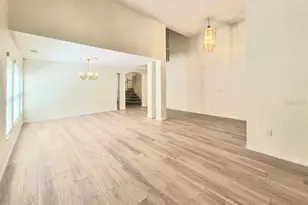 2214 Green Oaks Ln, Tampa, FL 33612 - Photo 7