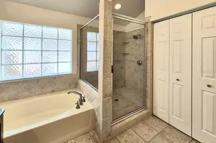 2214 Green Oaks Ln, Tampa, FL 33612 - Photo 49
