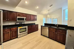 2214 Green Oaks Ln, Tampa, FL 33612 - Photo 13