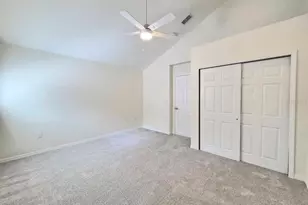 2214 Green Oaks Ln, Tampa, FL 33612 - Photo 43