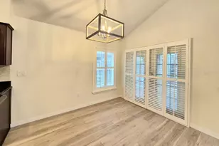 2214 Green Oaks Ln, Tampa, FL 33612 - Photo 19