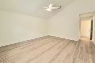 2214 Green Oaks Ln, Tampa, FL 33612 - Photo 47