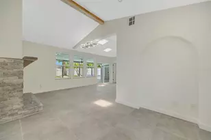 647 74th Ave N, Saint Petersburg, FL 33702 - Photo 21