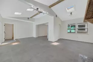 647 74th Ave N, Saint Petersburg, FL 33702 - Photo 23