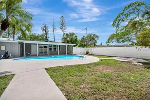 647 74th Ave N, Saint Petersburg, FL 33702 - Photo 45