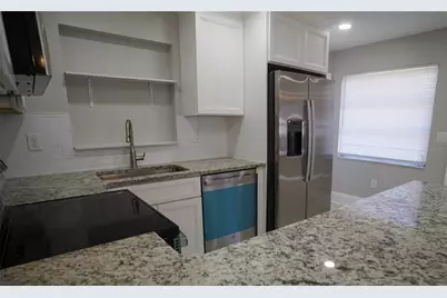610 74th Avenue N, Saint Petersburg, FL 33702 - Photo 13