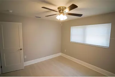 610 74th Avenue N, Saint Petersburg, FL 33702 - Photo 7