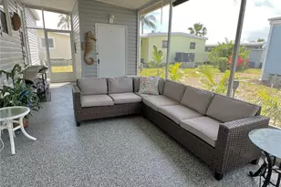614 Mt Key Ave NE, Saint Petersburg, FL 33702 - Photo 17