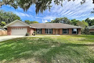 2418 Stonehill Ave, Valrico, FL 33594 - Photo 3