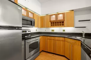 200 4th Ave S, Saint Petersburg, FL 33701 - Photo 17