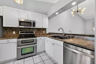 1345 Daffodil Pl, Dunedin, FL 34698 - Photo 11