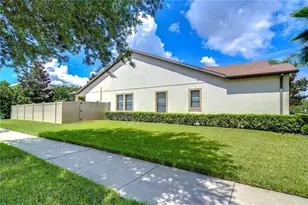 2614 Milford Berry Ln, Tampa, FL 33618 - Photo 29