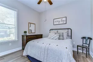 2614 Milford Berry Ln, Tampa, FL 33618 - Photo 19