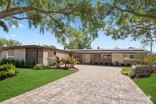 861 Rafael Blvd NE, Saint Petersburg, FL 33704 - Photo 1