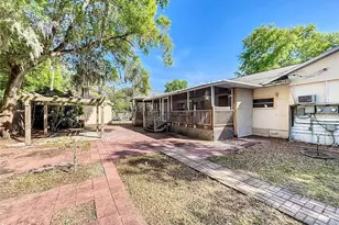 25 E Chesley Ave, Eustis, FL 32726 - Photo 17