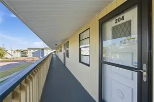 11650 Capri Cir S, Treasure Island, FL 33706 - Photo 3