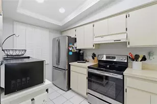 11650 Capri Cir S, Treasure Island, FL 33706 - Photo 7
