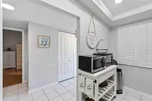11650 Capri Cir S, Treasure Island, FL 33706 - Photo 7