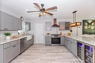 8347 41st Ave N, Saint Petersburg, FL 33709 - Photo 11