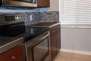 7609 Abbey Ln, Tampa, FL 33617 - Photo 11