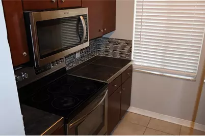 7609 Abbey Lane #B, Tampa, FL 33617 - Photo 7