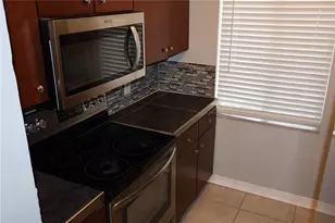 7609 Abbey Ln, Tampa, FL 33617 - Photo 7