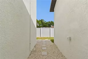 1901 31st St S, Saint Petersburg, FL 33712 - Photo 17