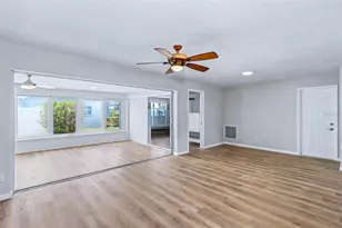 7901 3rd St N, Saint Petersburg, FL 33702 - Photo 33