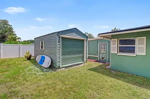 7901 3rd St N, Saint Petersburg, FL 33702 - Photo 15