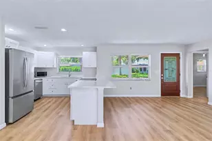 7901 3rd St N, Saint Petersburg, FL 33702 - Photo 7