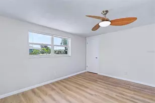 7901 3rd St N, Saint Petersburg, FL 33702 - Photo 29