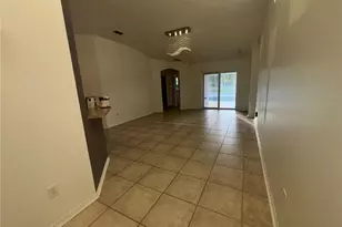 10132 Heather Sound Dr, Tampa, FL 33647 - Photo 3