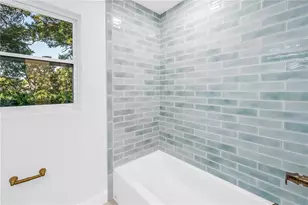 2161 NE Hillwood Ct, Clearwater, FL 33763 - Photo 29