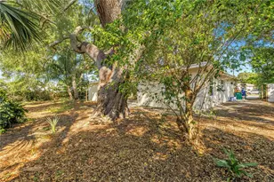 2161 NE Hillwood Ct, Clearwater, FL 33763 - Photo 41