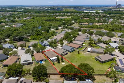 7318 Guilford Pine Lane, Apollo Beach, FL 33572 - Photo 9