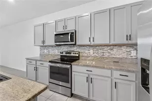 136 Mangrove Shade Cir, Apollo Beach, FL 33572 - Photo 11
