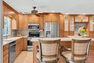 13176 Dorchester Dr, Seminole, FL 33776 - Photo 5
