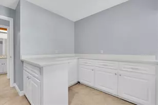 13176 Dorchester Dr, Seminole, FL 33776 - Photo 15