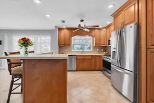 13176 Dorchester Dr, Seminole, FL 33776 - Photo 11