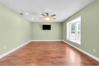 13176 Dorchester Drive, Seminole, FL 33776 - Photo 17