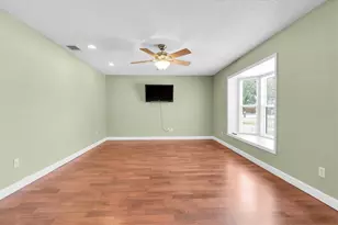 13176 Dorchester Dr, Seminole, FL 33776 - Photo 17