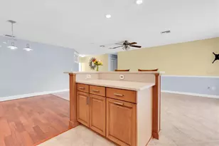 13176 Dorchester Dr, Seminole, FL 33776 - Photo 13