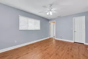 13176 Dorchester Dr, Seminole, FL 33776 - Photo 21