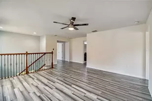 11027 Tahiti Isle Ln, Tampa, FL 33647 - Photo 15